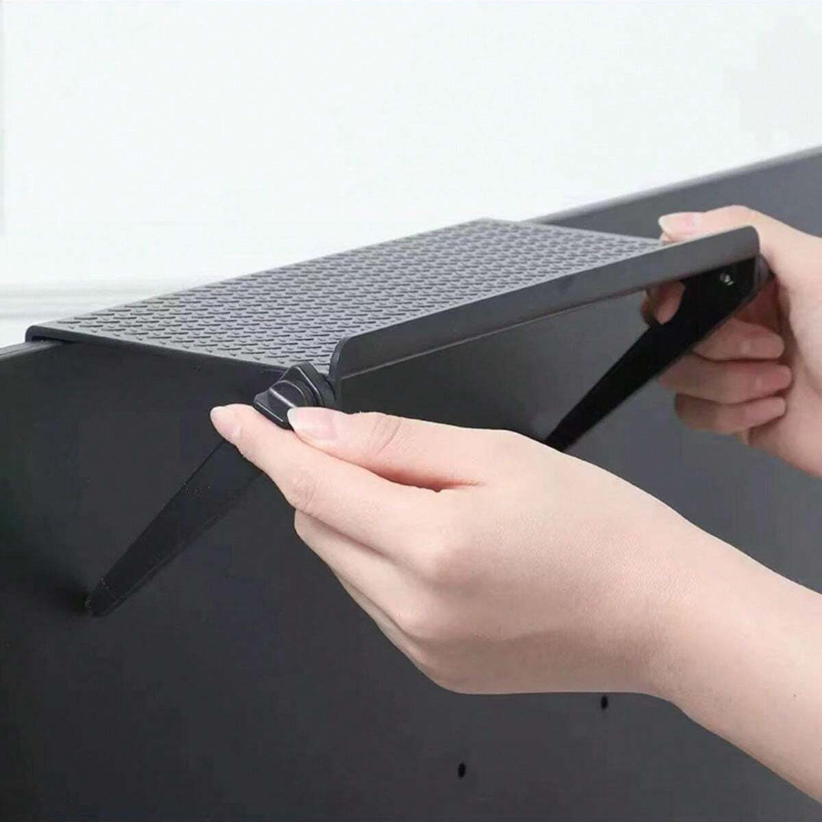 Regulowana półka na górze ekra – Monitor Stand recenzja i cena